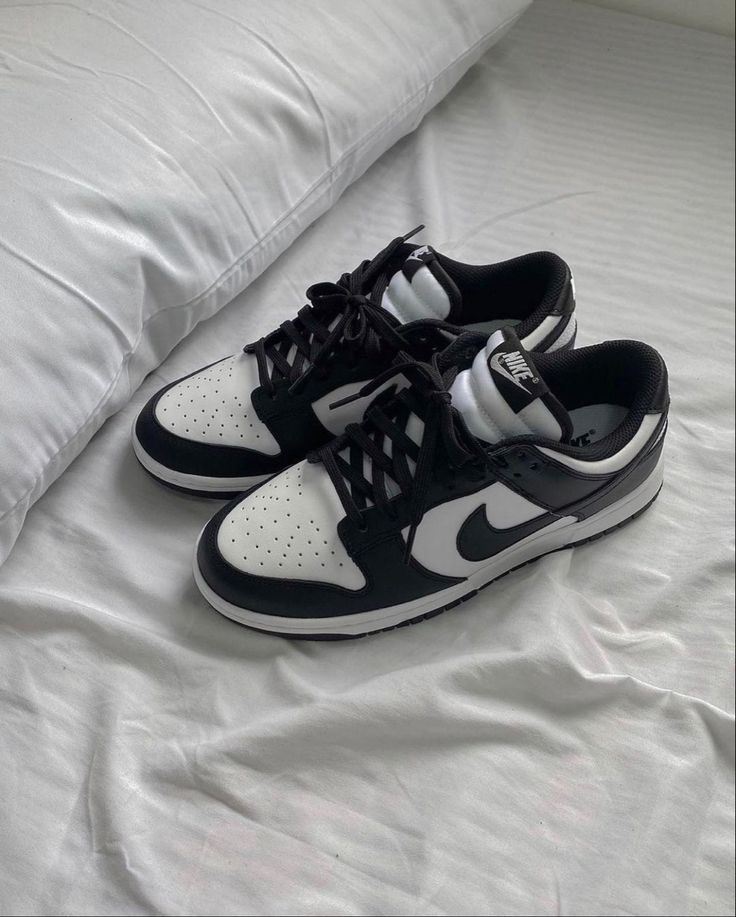 Dunk Low Panda