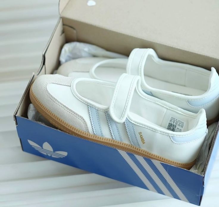 Samba Jane White Blue