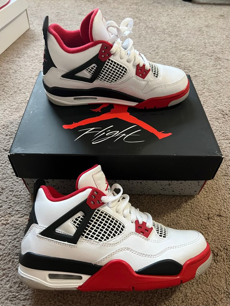 Jordan 4 Fire Red
