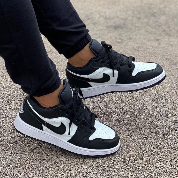 Jordan Low Black