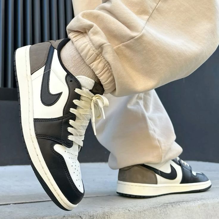 Jordan Low Mocha