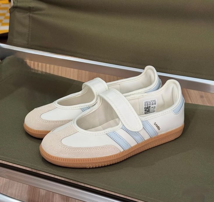 Samba Jane White Blue
