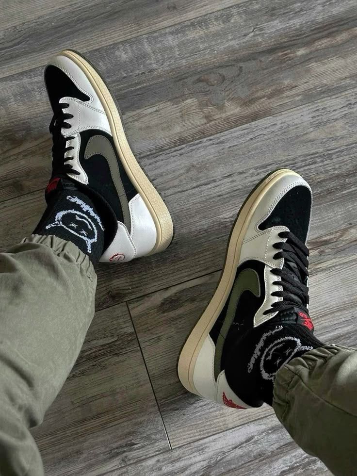 Jordan Low Reverse Olive