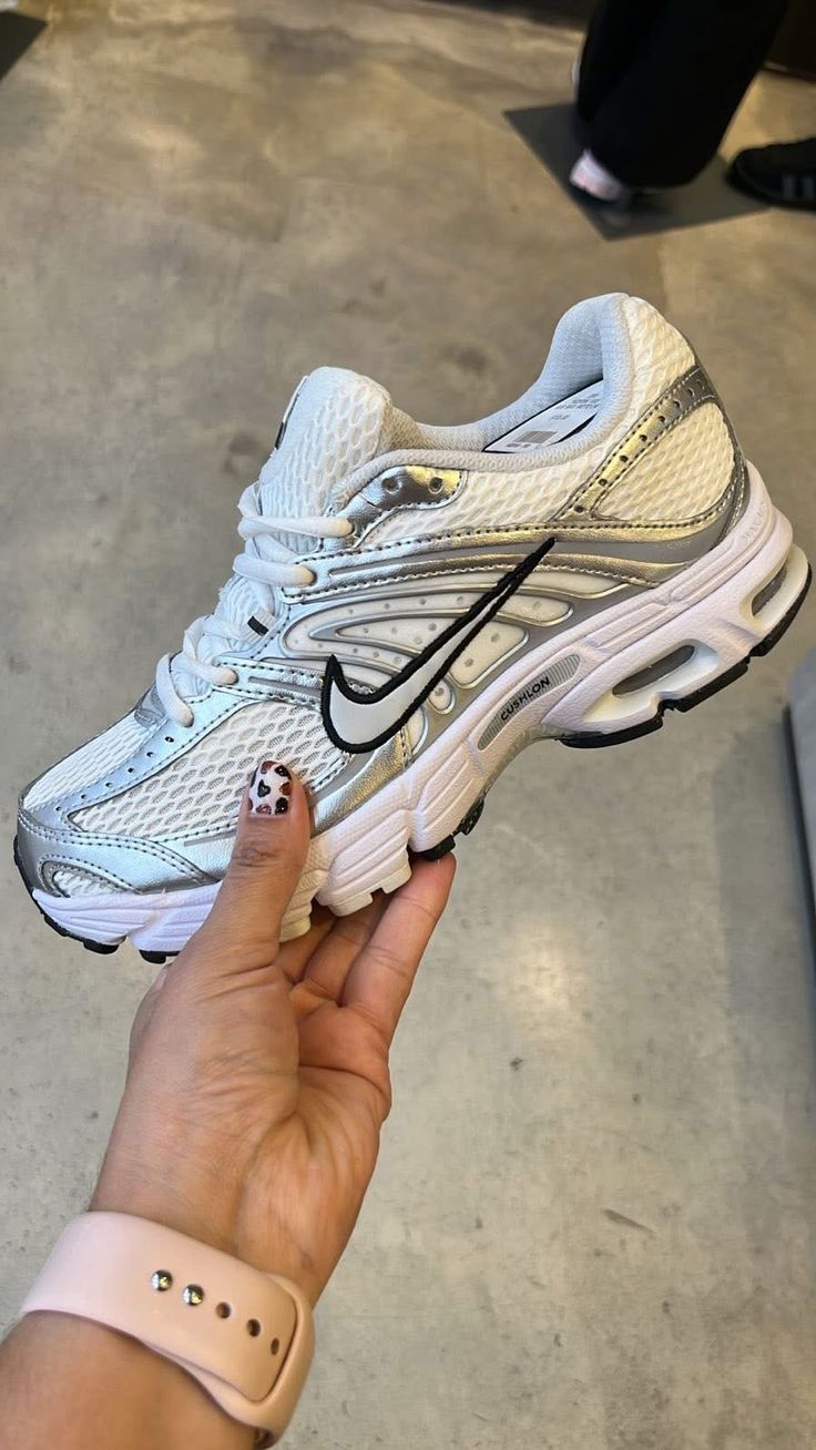 Nike Moto 2k White