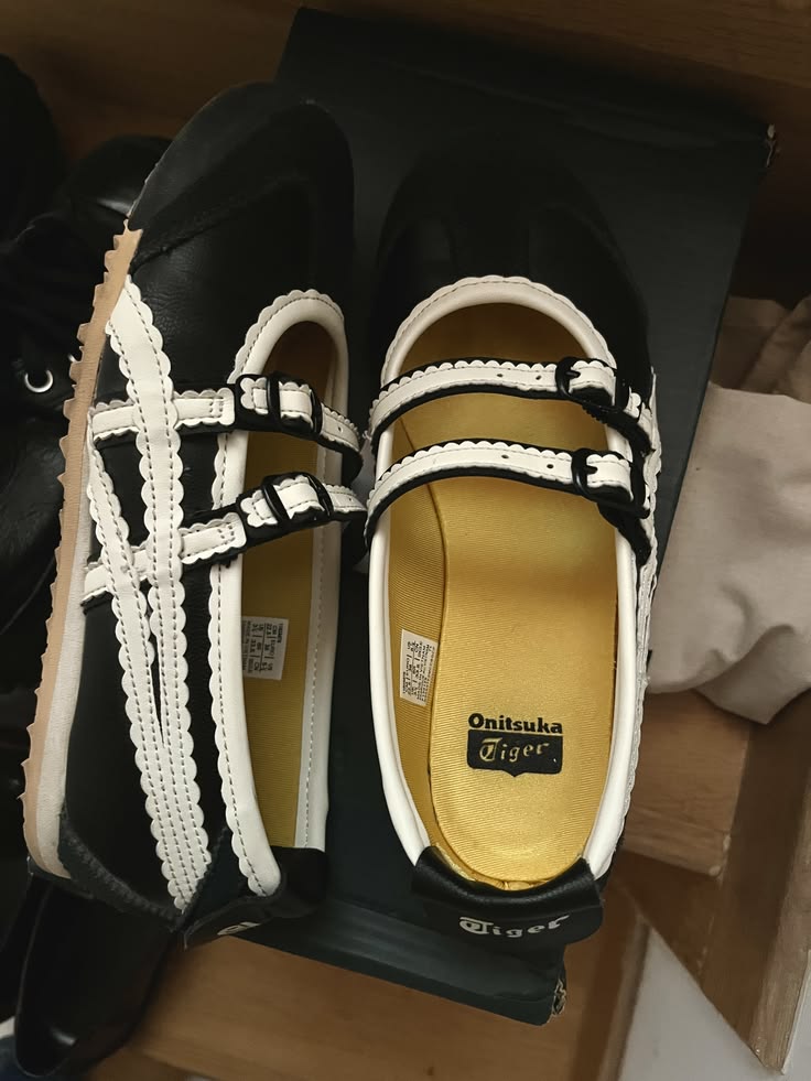 Tiger Mary Jane black