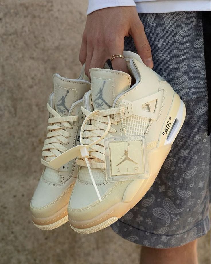 Jordan 4 Off White