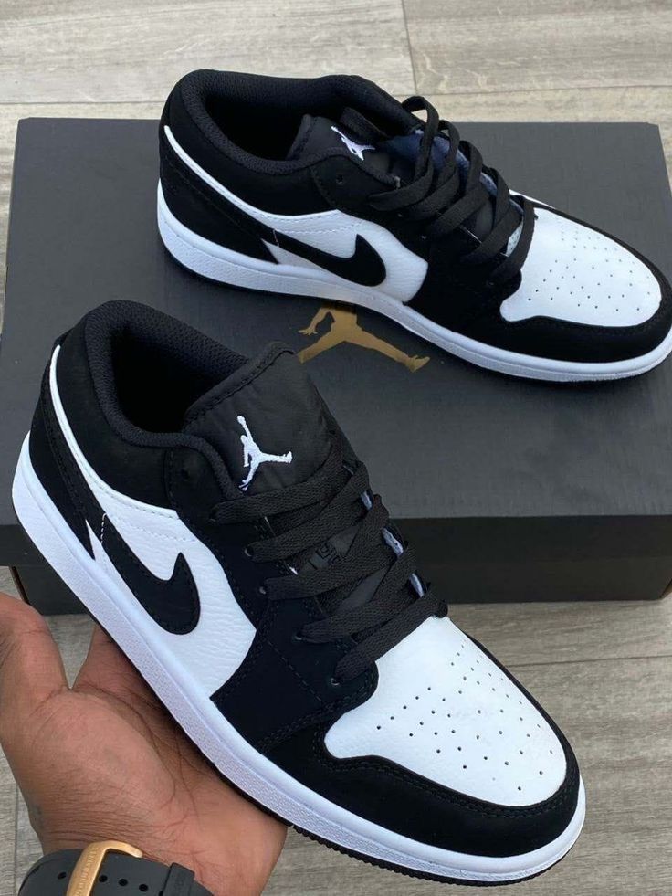 Jordan Low Black