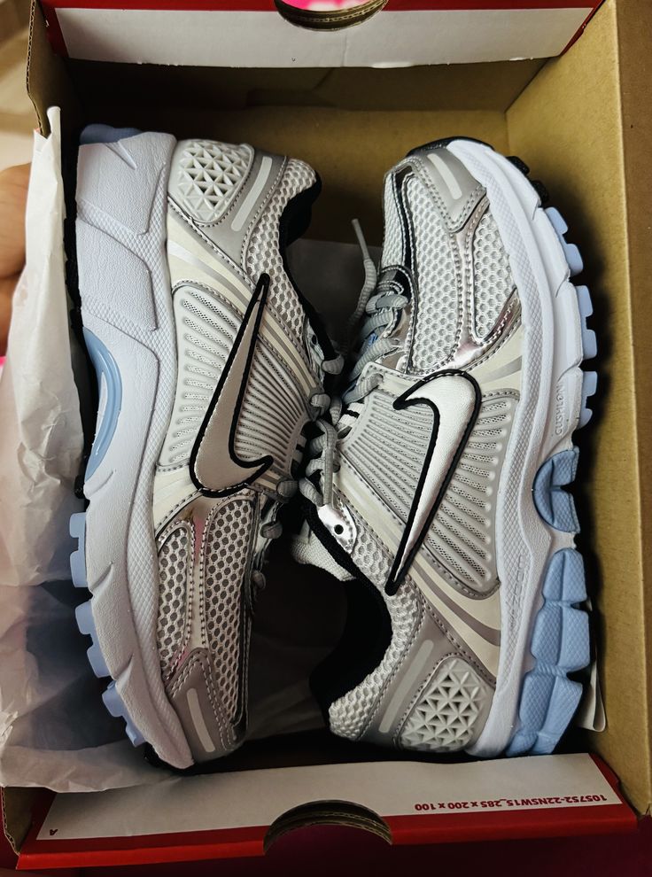 Vomero Blue Tint