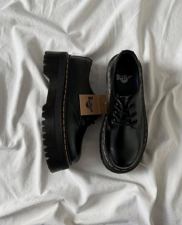 Dr Martens Low Black