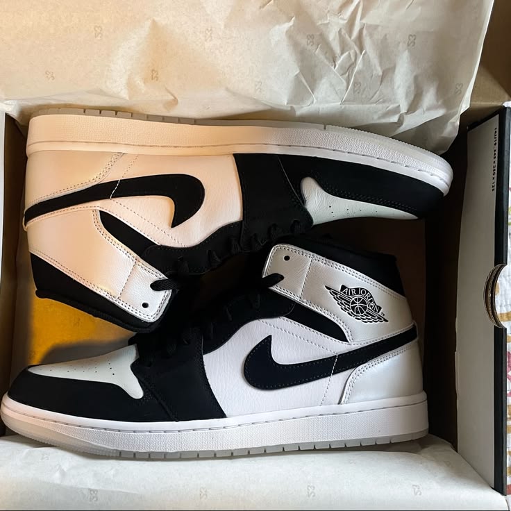 Jordan Hi White black