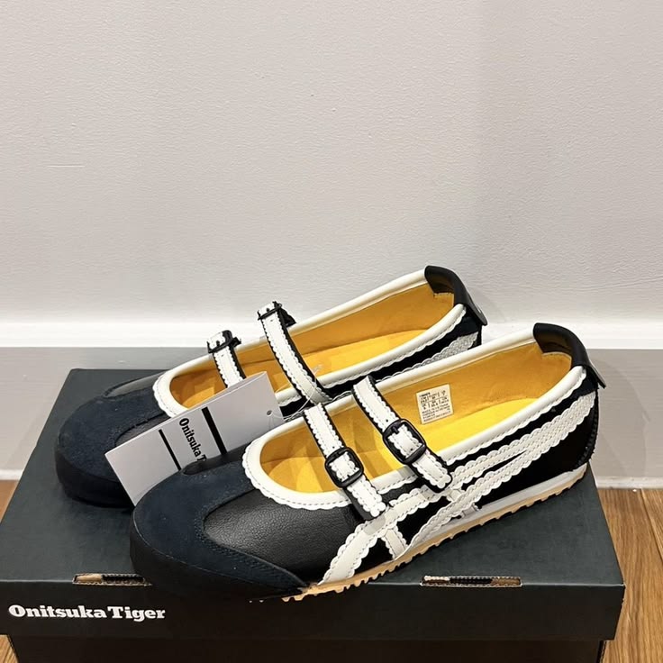 Tiger Mary Jane black