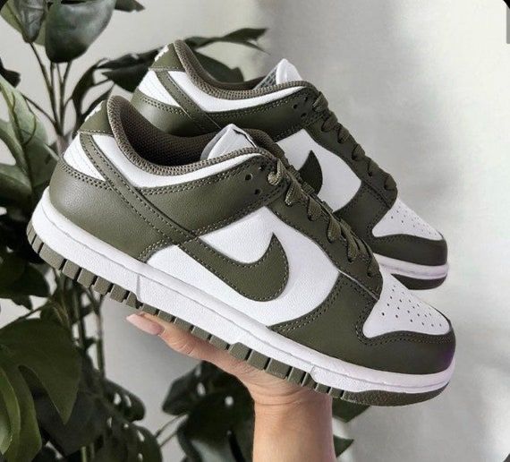 Dunk Low Olive