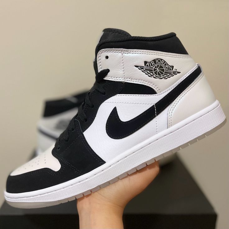 Jordan Hi White black