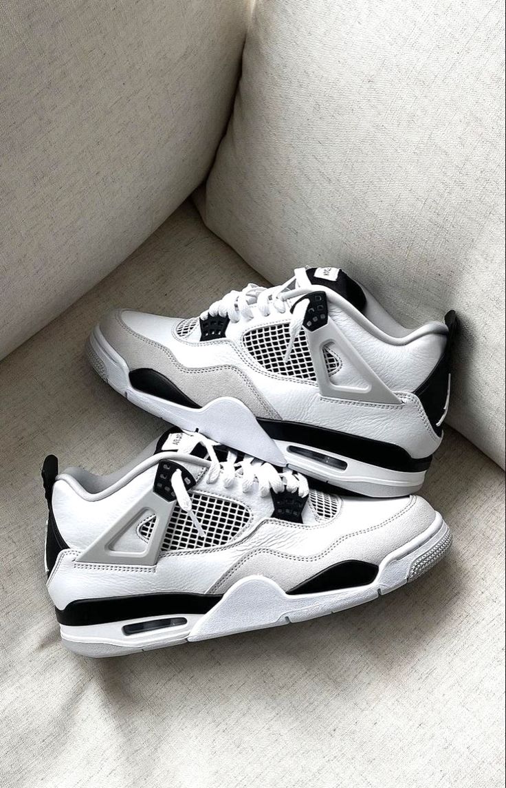 Jordan 4 Military Black