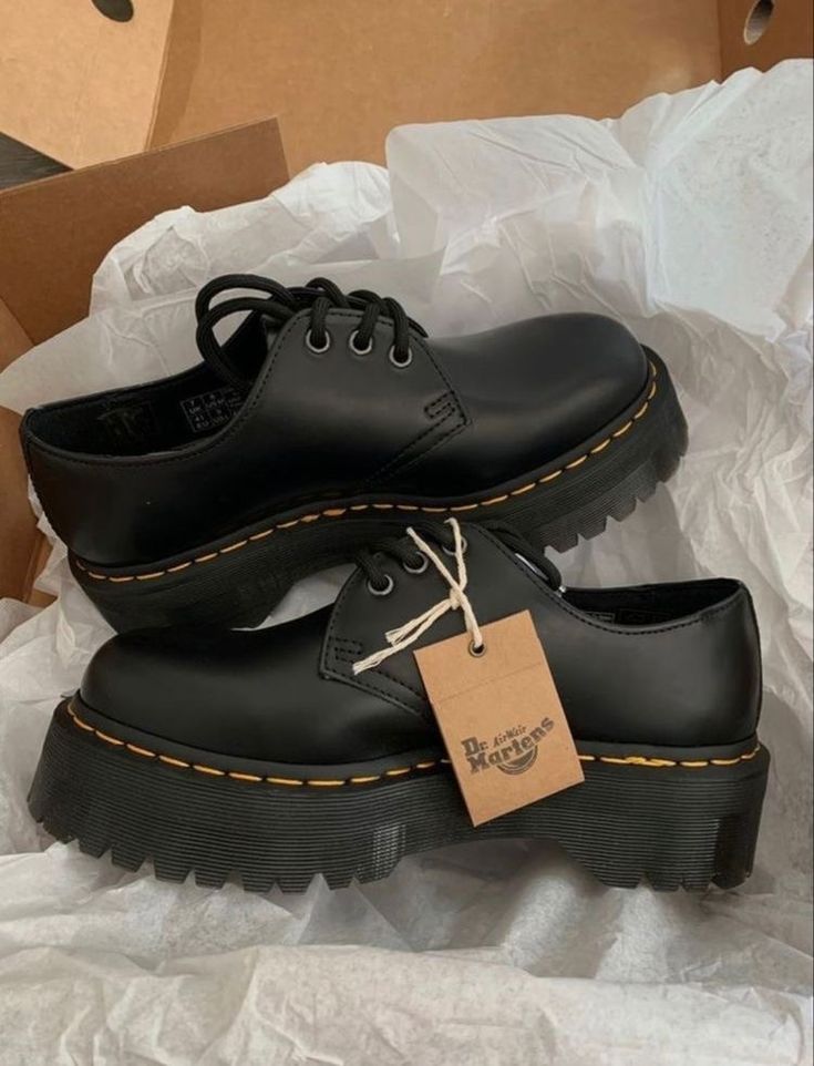Dr Martens Low Black