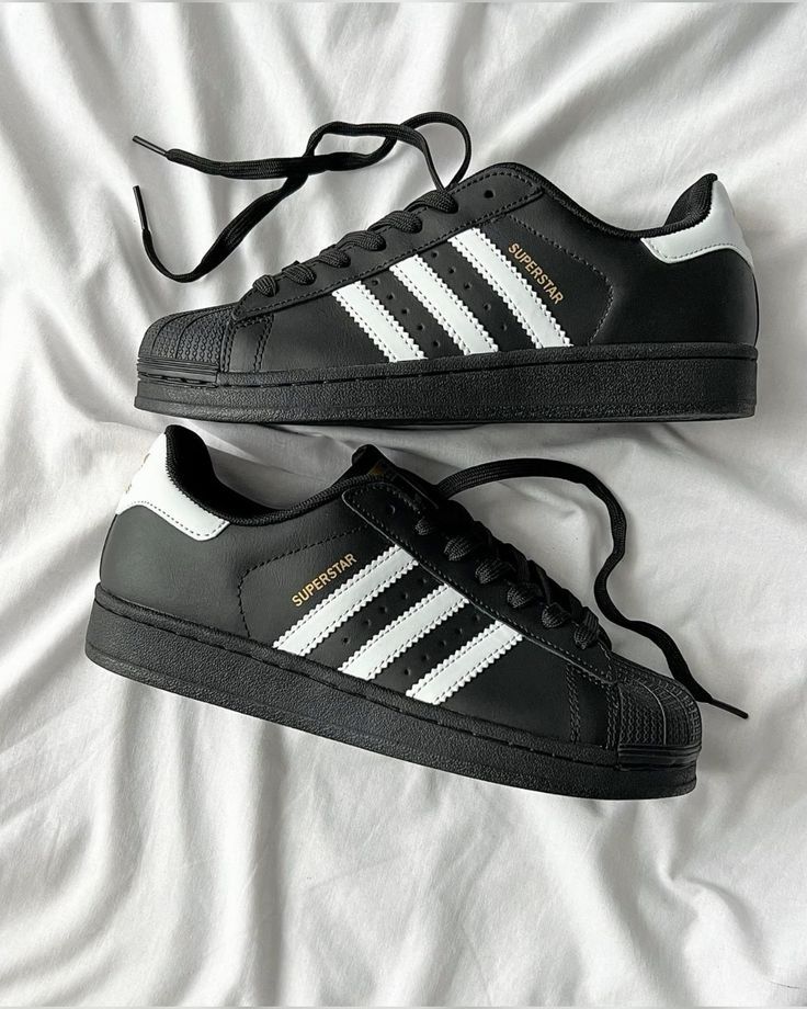 Superstar Black