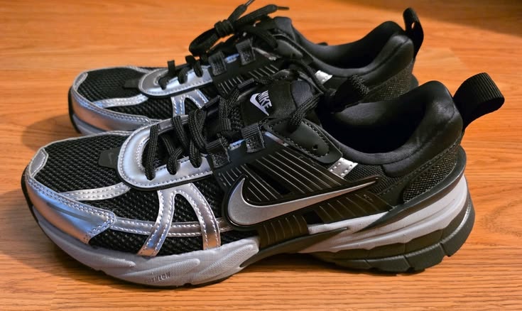 V2k Black Metallic Silver