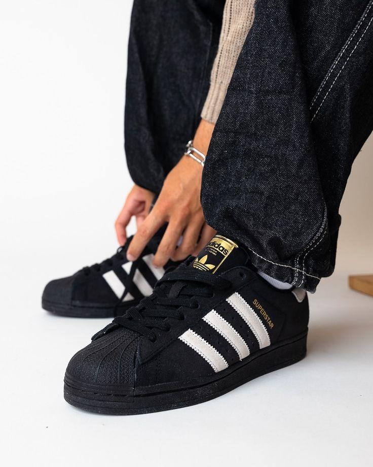 Superstar Black