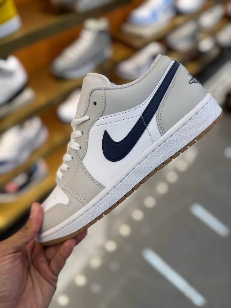 Jordan Low Neutral Grey