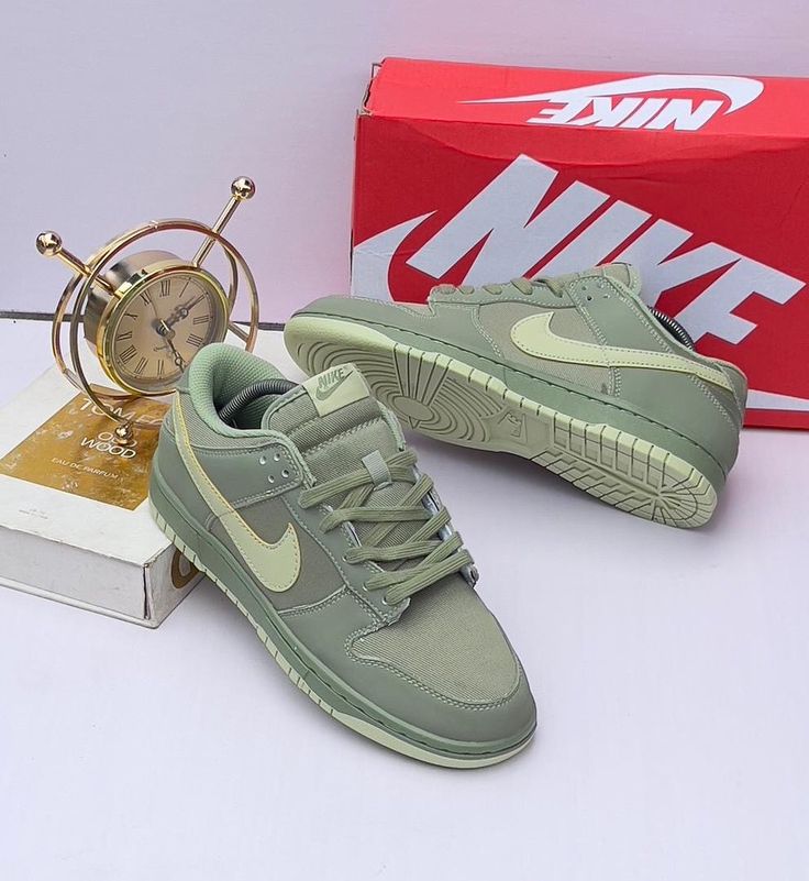 Dunk Low Oil Olive