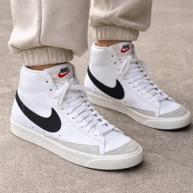 Blazer Mid 77