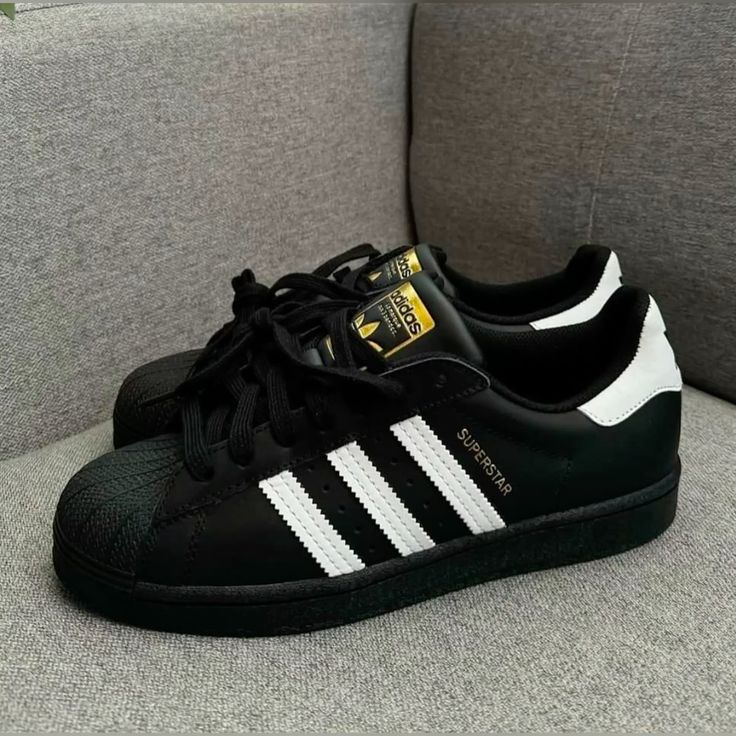 Superstar Black