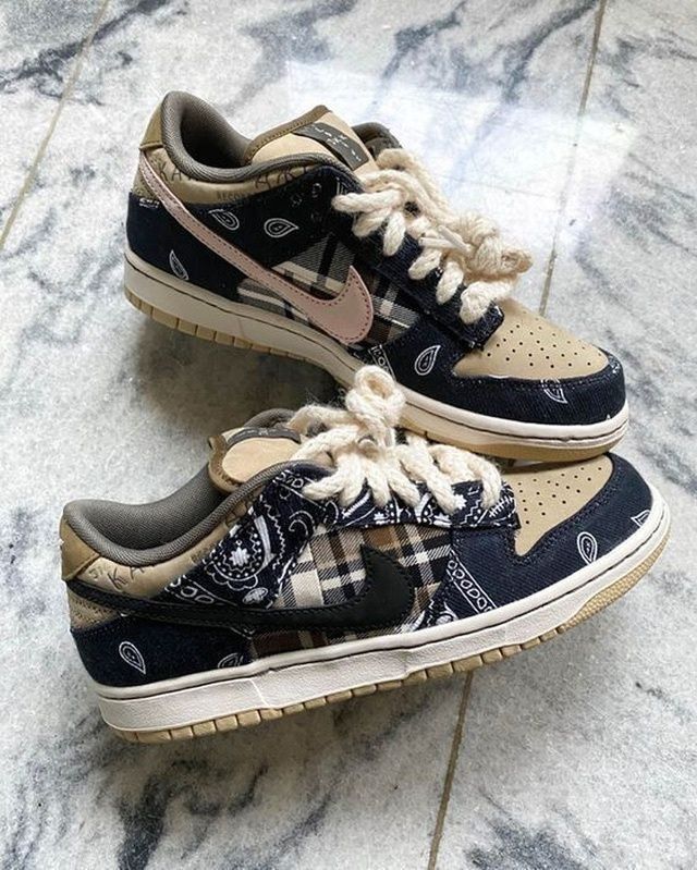 Dunk Low Travis Scott