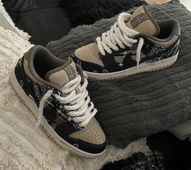 Dunk Low Travis Scott