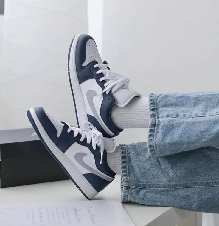 Jordan Low Midnight Navy