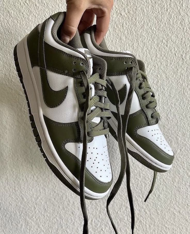 Dunk Low Olive