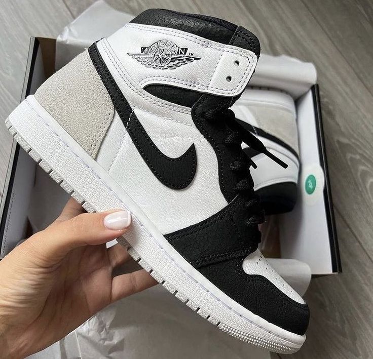 Jordan Hi White black