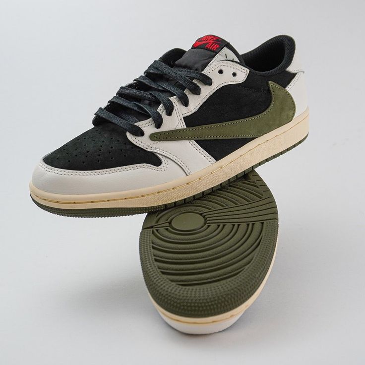 Jordan Low Reverse Olive