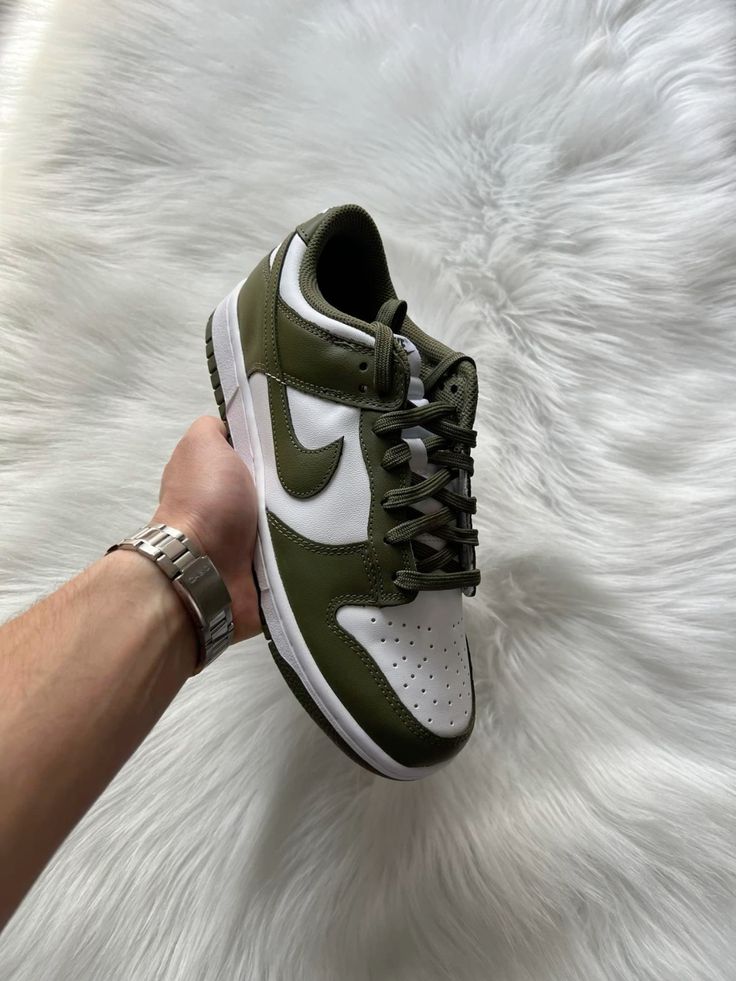 Dunk Low Olive