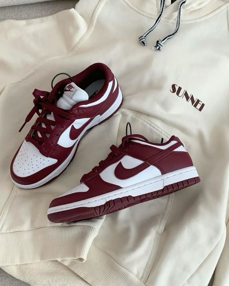 Dunk Low Bordeaux