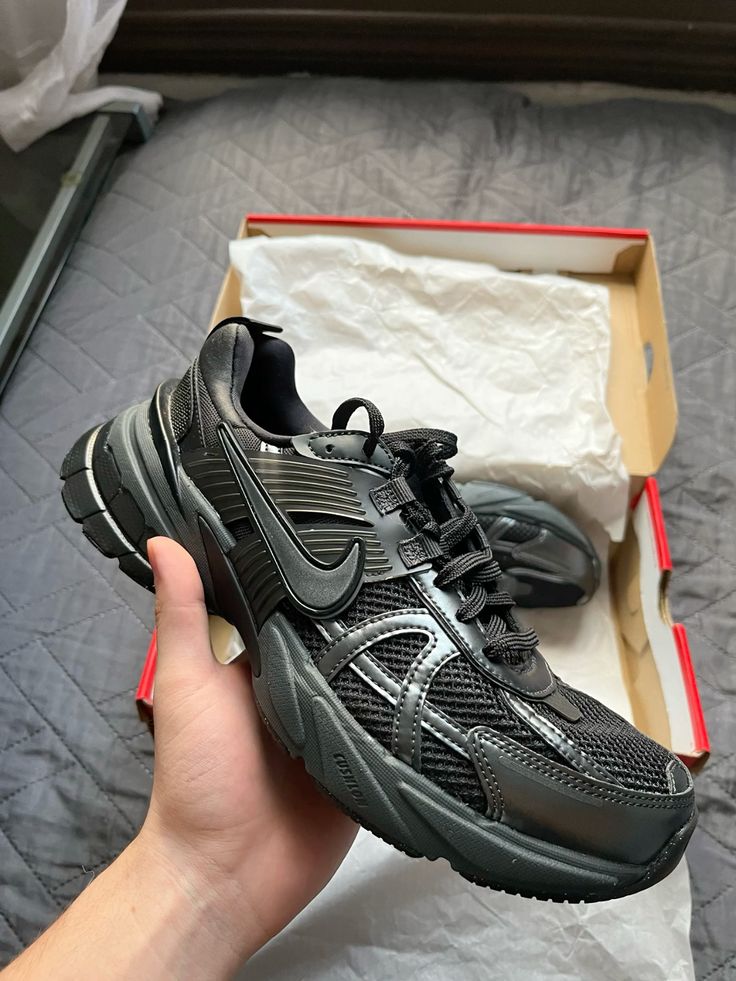 V2k Tripple Black