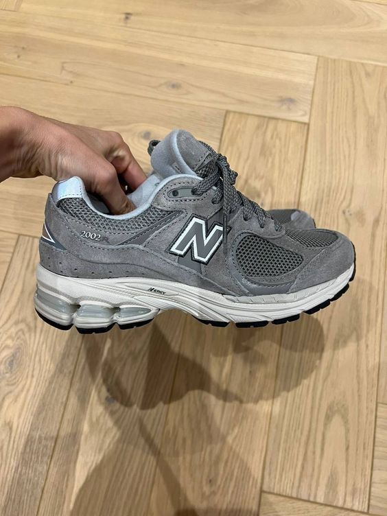 Nb 2002r