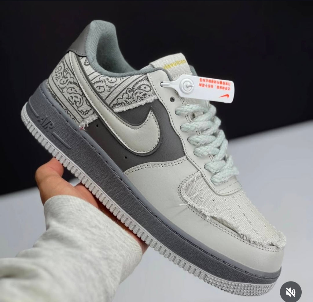Airforce Paisely Grey