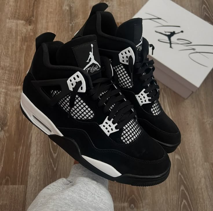 Jordan 4 Thunder White