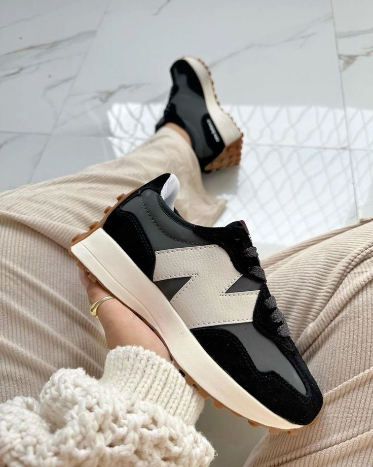 Nb 327 Black