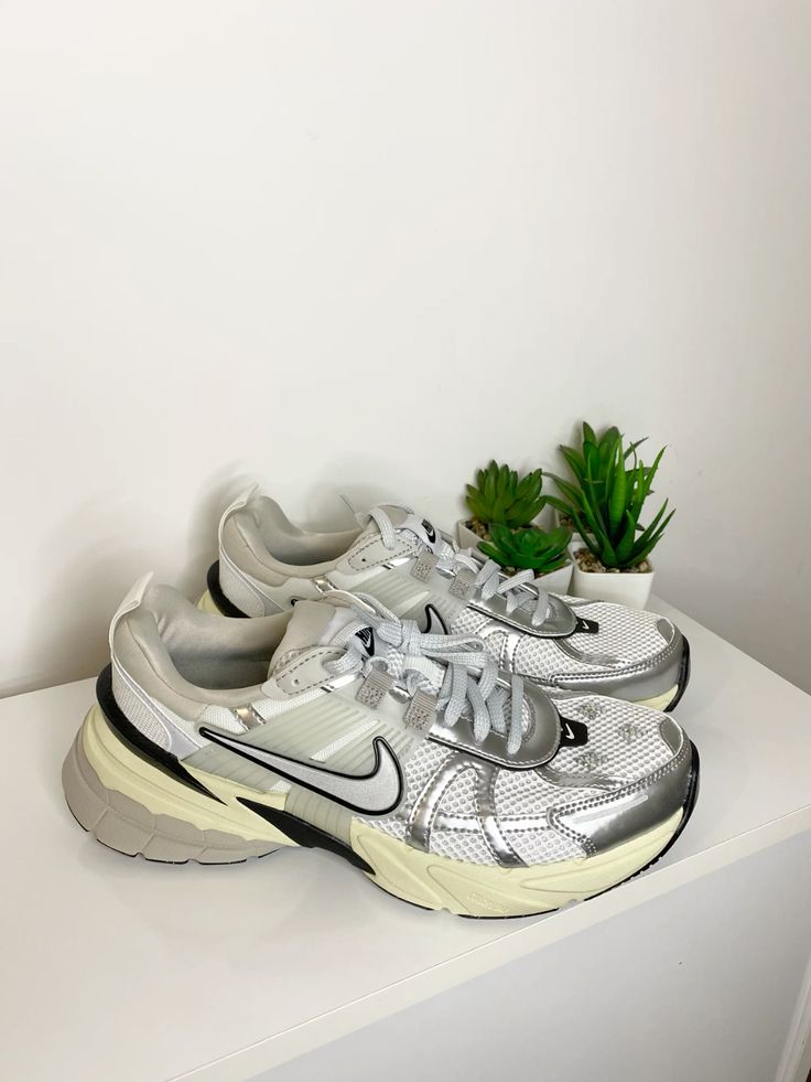 Nike V2k