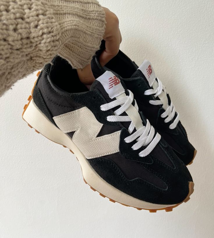 Nb 327 Black