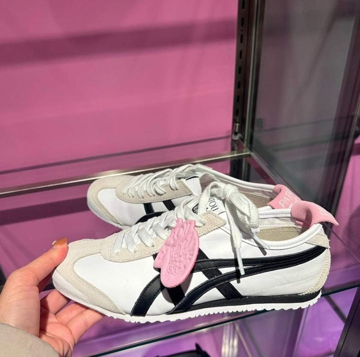 Tiger Patou White Black