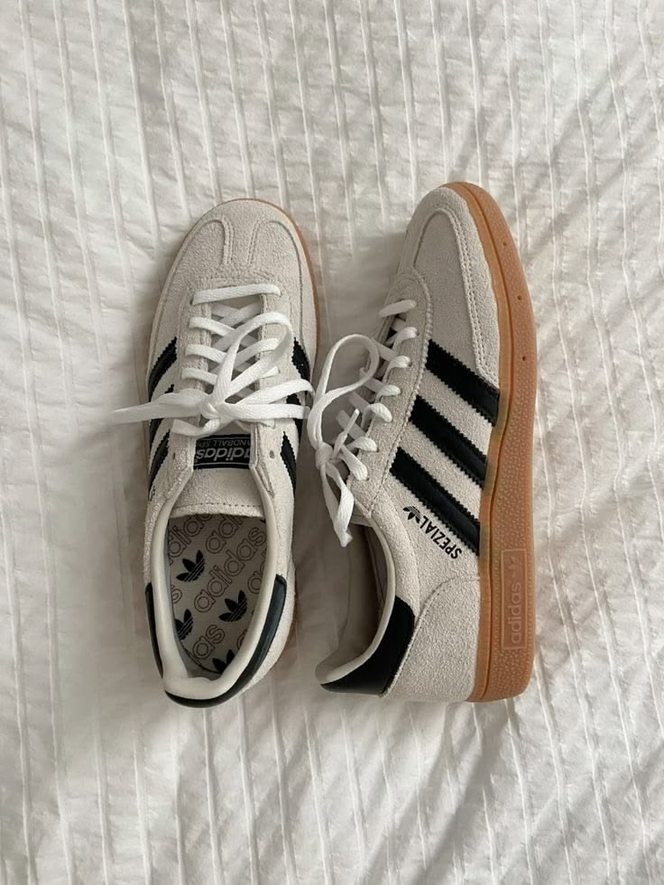 Spezial Ash White