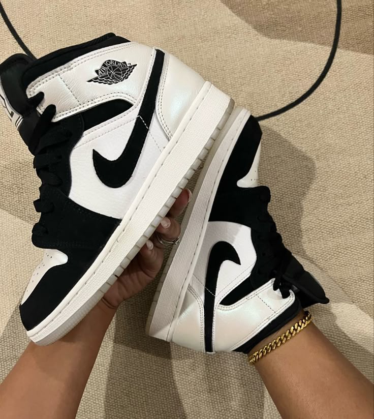 Jordan Hi White black