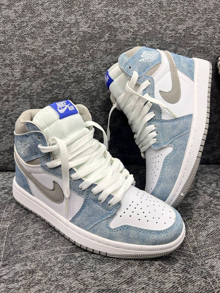 Jordan Hi Hyper Royal