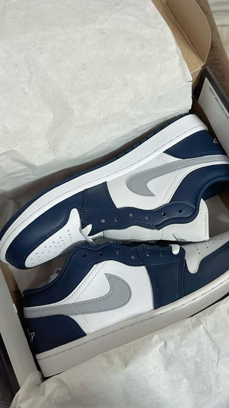 Jordan Low Midnight Navy