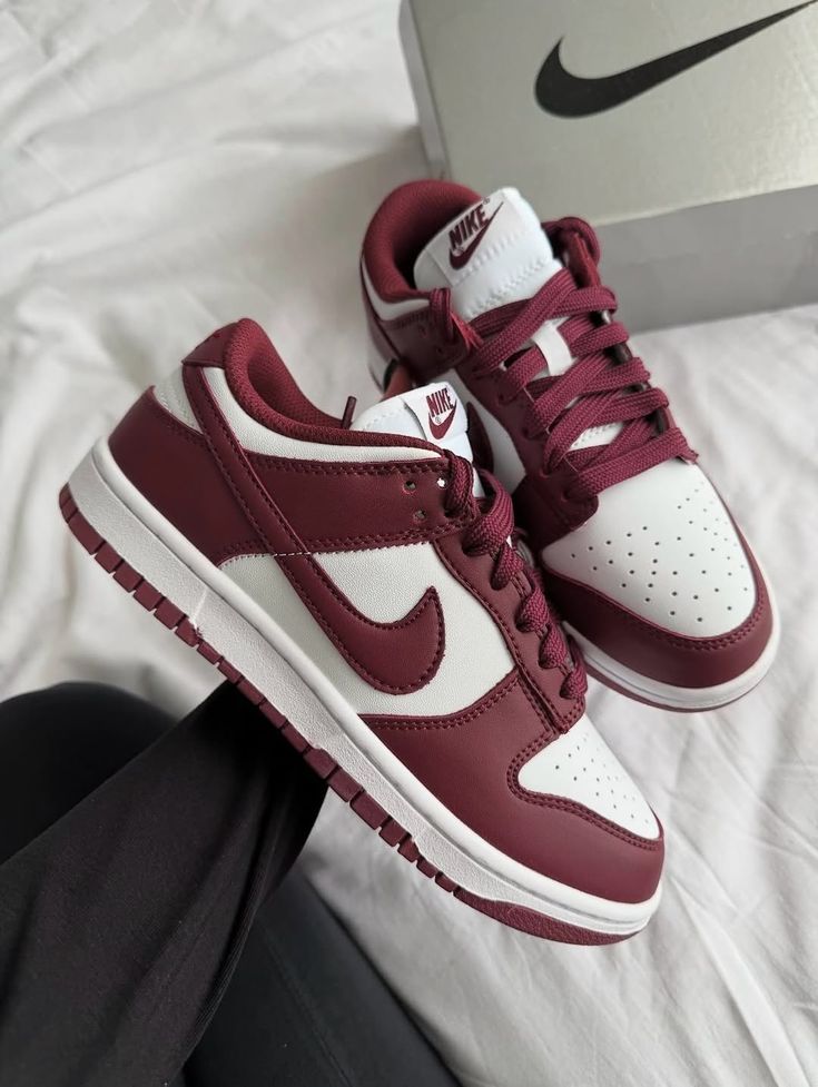 Dunk Low Bordeaux