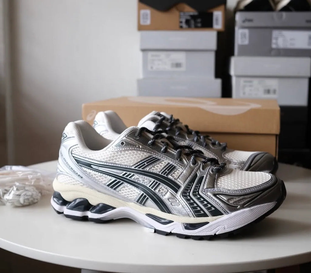 Asics black