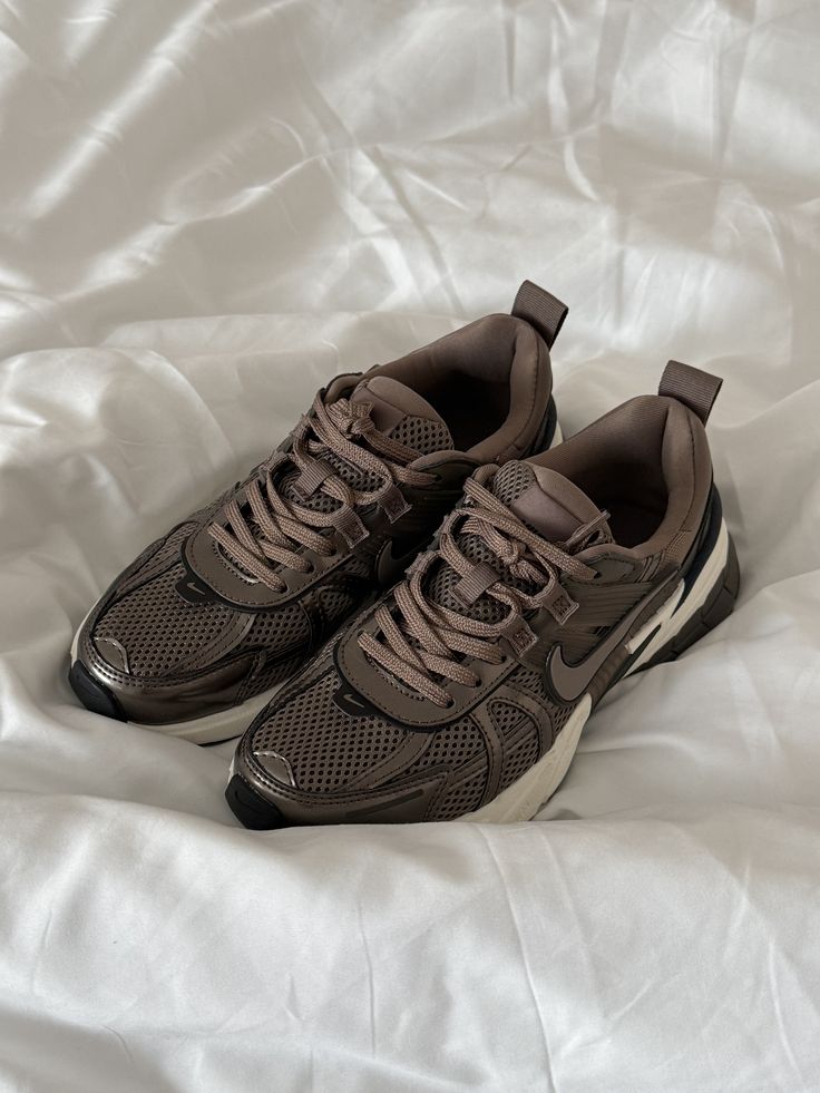 V2k Brown Baroque