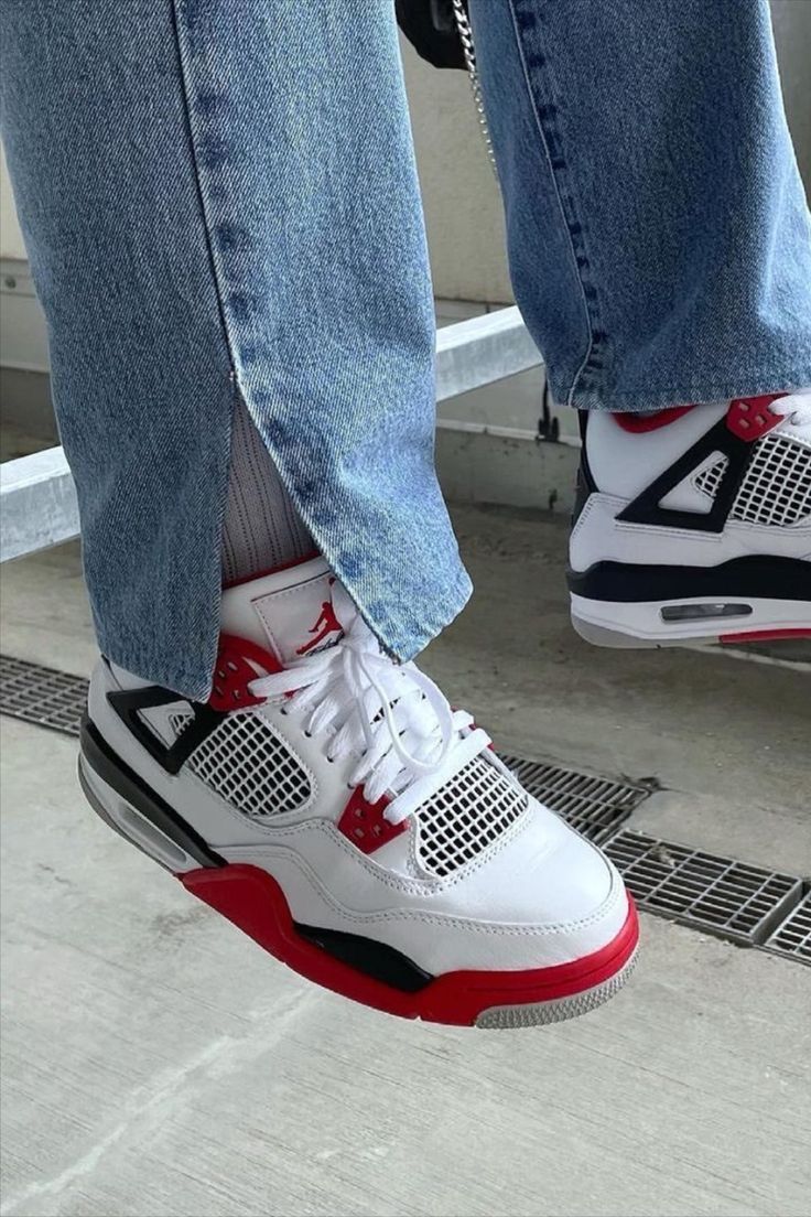 Jordan 4 Fire Red
